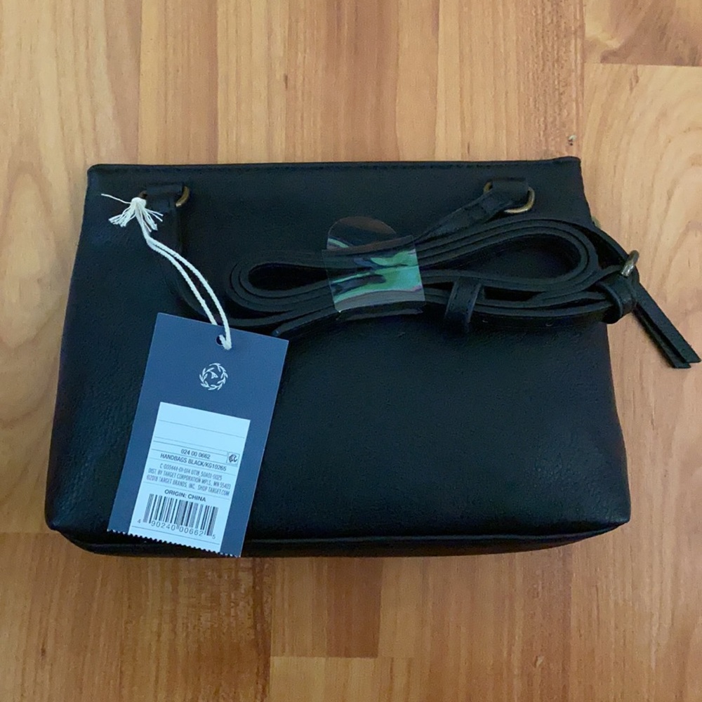 Universal Thread Crossbody - Picture 7 of 7